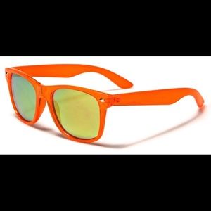 Sunglasses NWT plus microfiber pouch